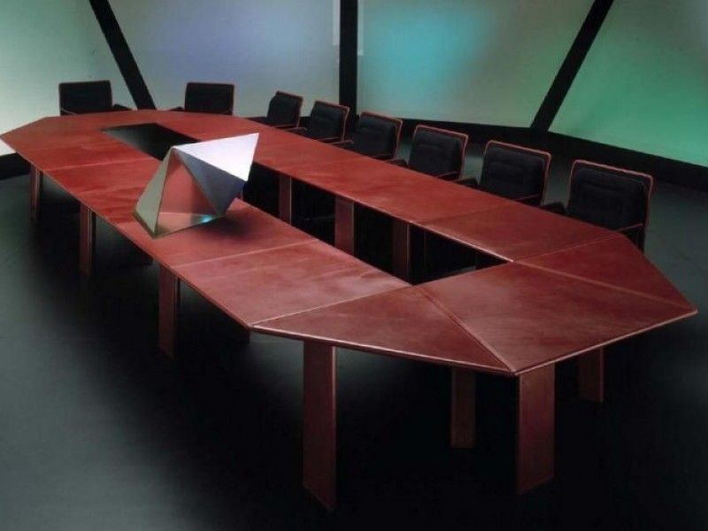 Стол для конференц-зала METEORA