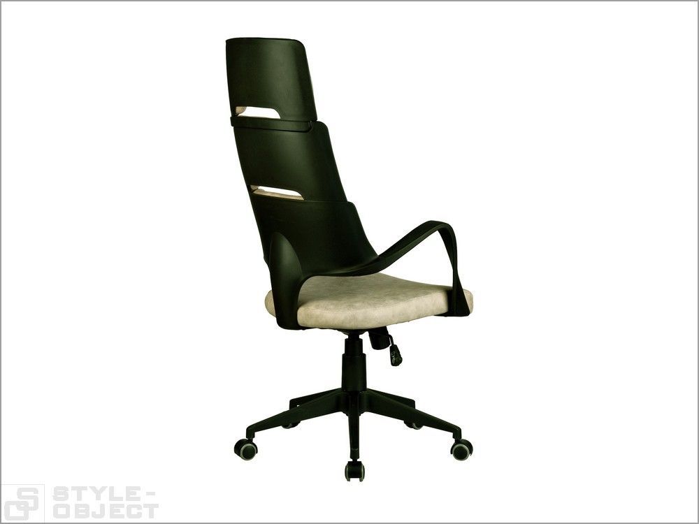Кресло руководителя  SAKURA  (черный пластик)
